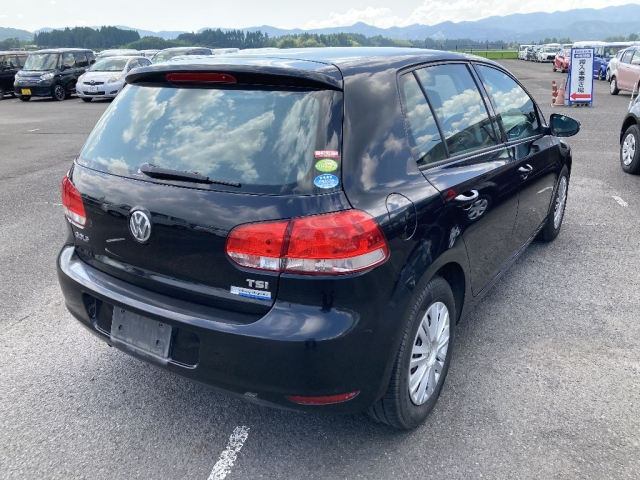VOLKSWAGEN GOLF 2010