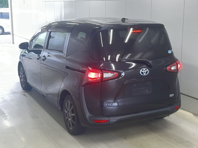TOYOTA SIENTA 2015