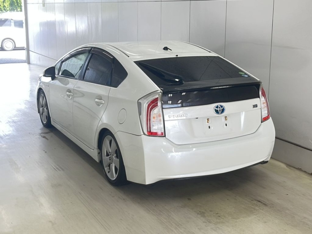 TOYOTA PRIUS 2014