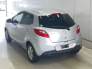 MAZDA DEMIO 2010