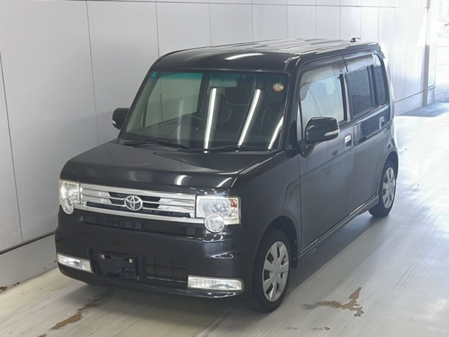 TOYOTA PIXIS SPACE 2013