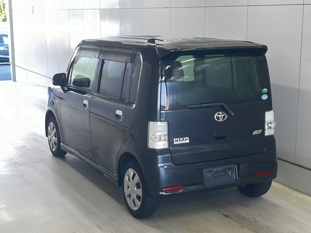 TOYOTA PIXIS SPACE 2013