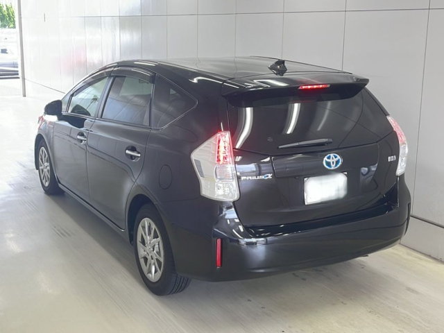 TOYOTA PRIUS ALPHA 2014