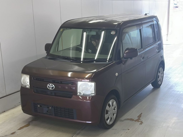 TOYOTA PIXIS SPACE 2012