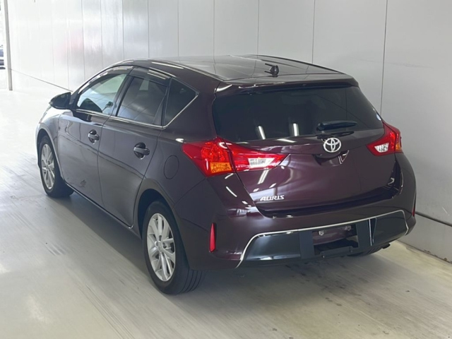 TOYOTA AURIS 2015