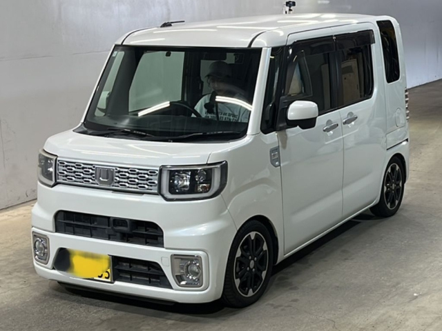 DAIHATSU WAKE 2015