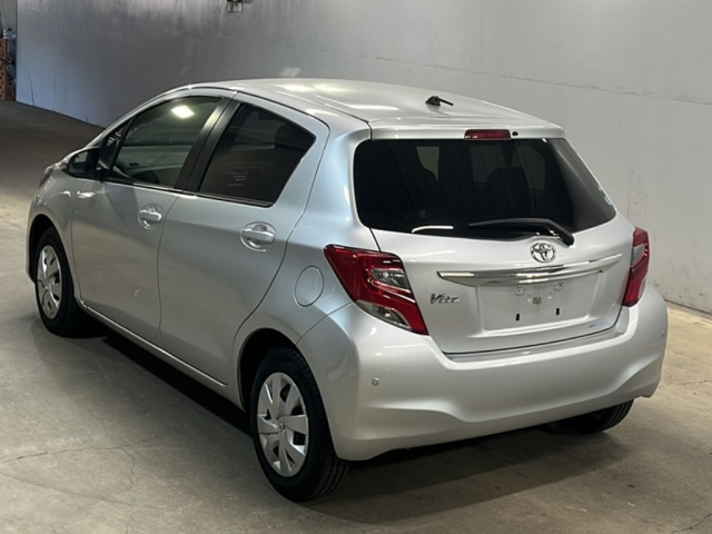TOYOTA VITZ 2016