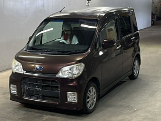 SUBARU LUCRA 2010