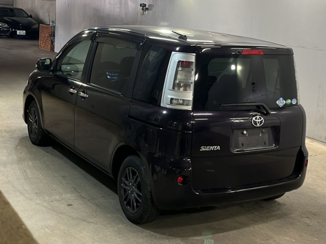 TOYOTA SIENTA 2012