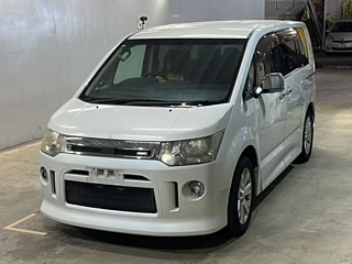MITSUBISHI DELICA D5 2011