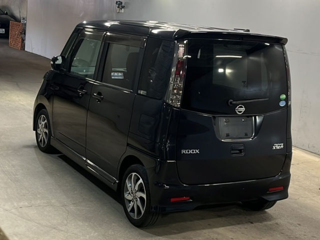 NISSAN ROOX 2013
