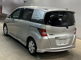 HONDA FREED 2010