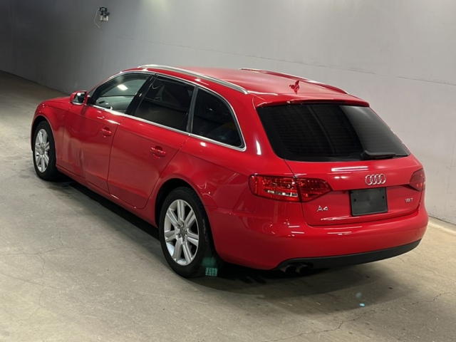 AUDI A4 2011