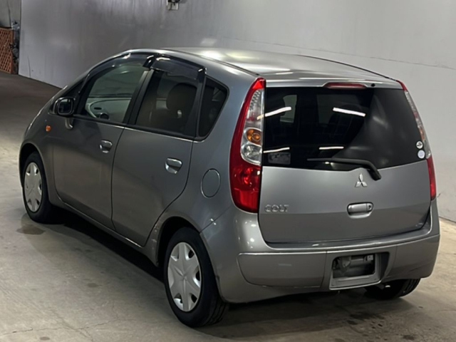 MITSUBISHI COLT 2011