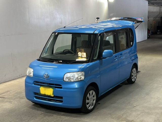 DAIHATSU TANTO 2011