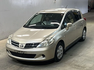 NISSAN TIIDA 2010