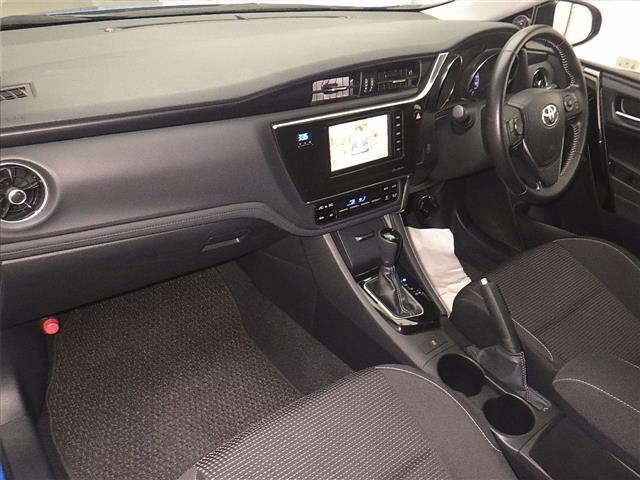 TOYOTA AURIS 2015