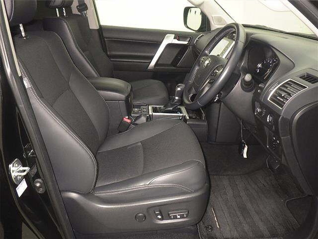 TOYOTA LAND CRUISER PRADO 2023