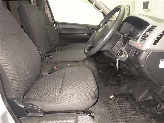 TOYOTA REGIUS ACE VAN 2011