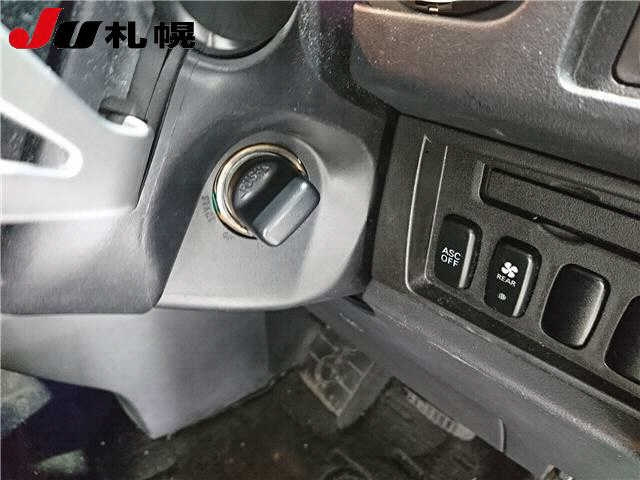 MITSUBISHI DELICA D5 2008