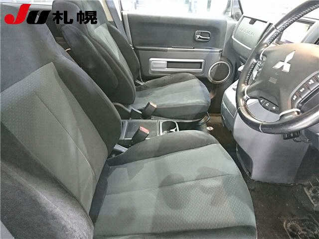 MITSUBISHI DELICA D5 2008