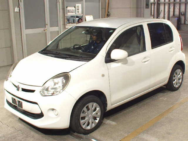 TOYOTA PASSO 2016