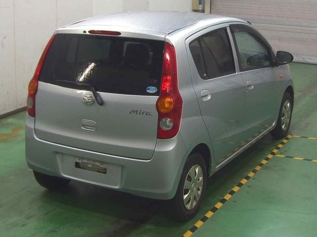 DAIHATSU MIRA 2010