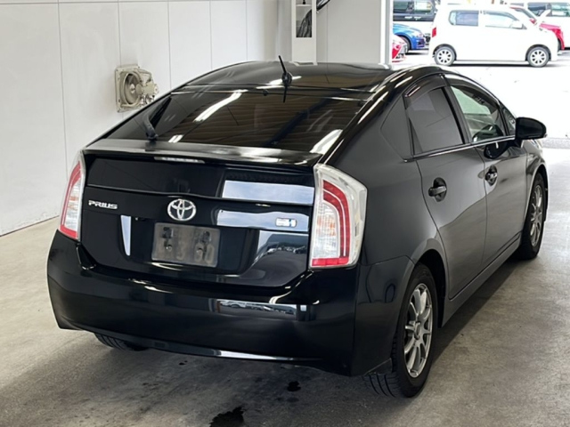 TOYOTA PRIUS 2013