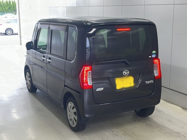 DAIHATSU TANTO 2015