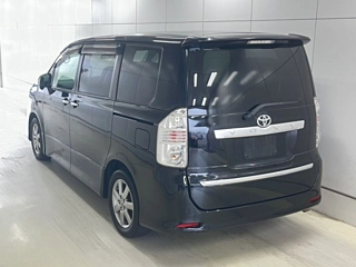 TOYOTA VOXY 2009