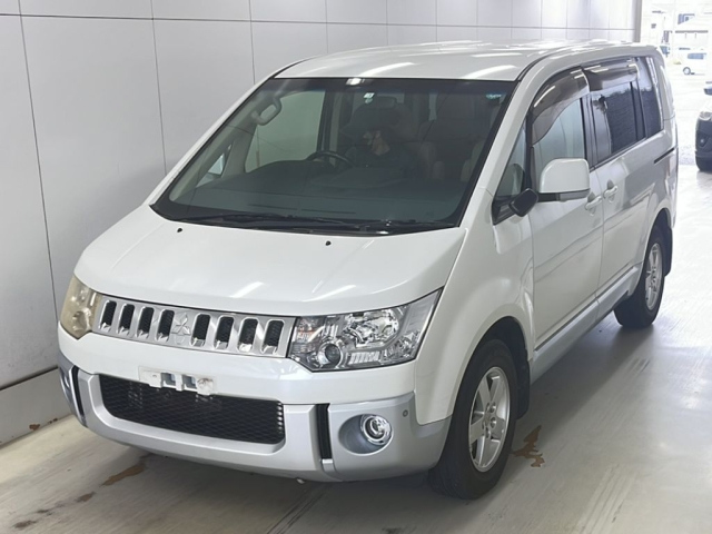 MITSUBISHI DELICA D5 2012