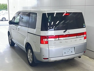 MITSUBISHI DELICA D5 2012