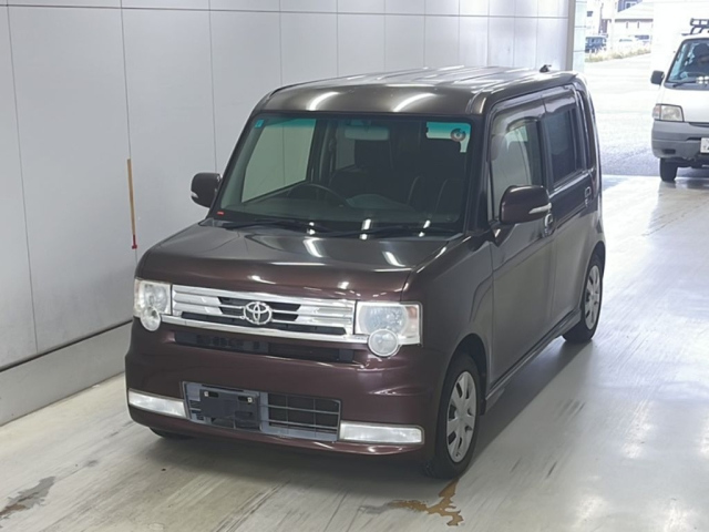 TOYOTA PIXIS SPACE 2013