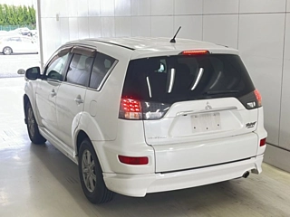 MITSUBISHI OUTLANDER 2011