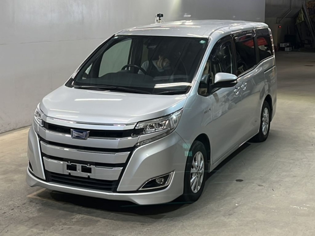 TOYOTA NOAH 2018