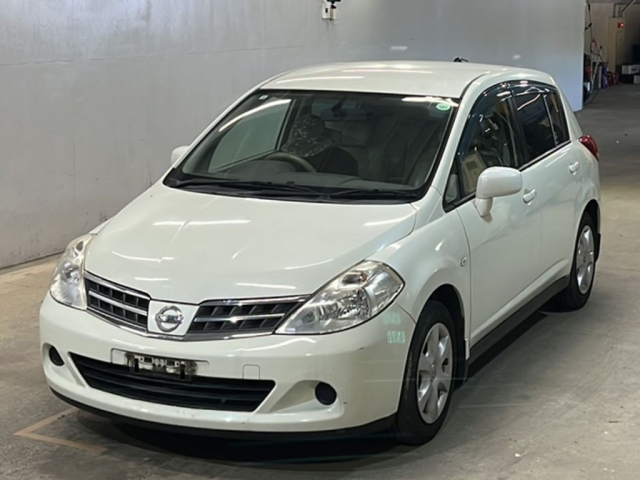 NISSAN TIIDA 2010