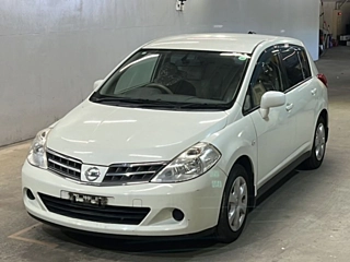 NISSAN TIIDA 2010