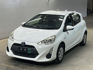 TOYOTA AQUA 2015