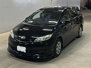 TOYOTA WISH 2013