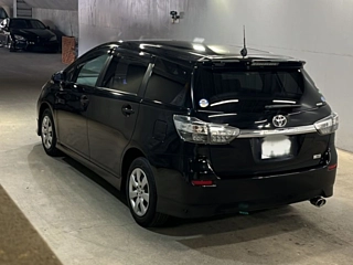 TOYOTA WISH 2013