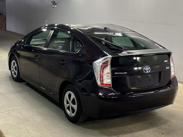 TOYOTA PRIUS 2015
