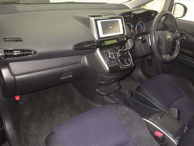 TOYOTA WISH 2013