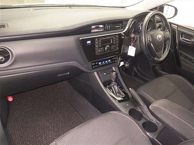 TOYOTA AURIS 2016