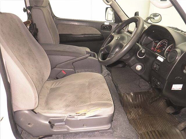 NISSAN CARAVAN 2008