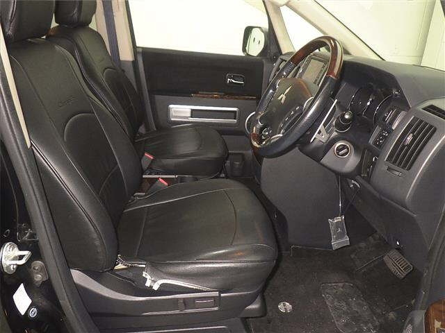 MITSUBISHI DELICA D5 2010