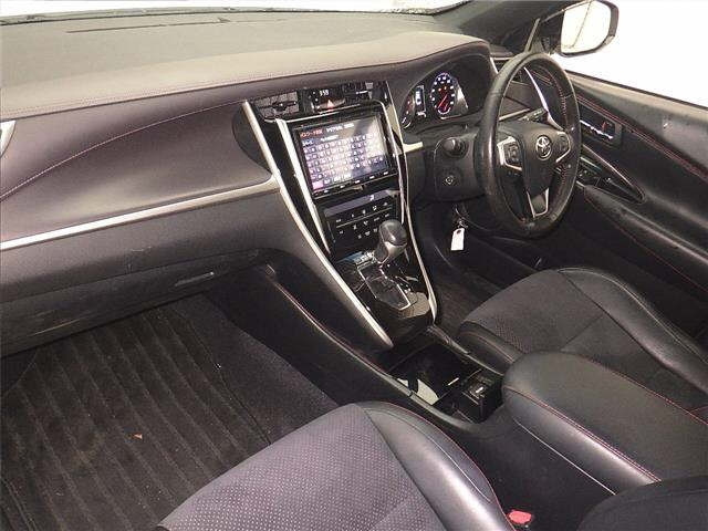 TOYOTA HARRIER 2018