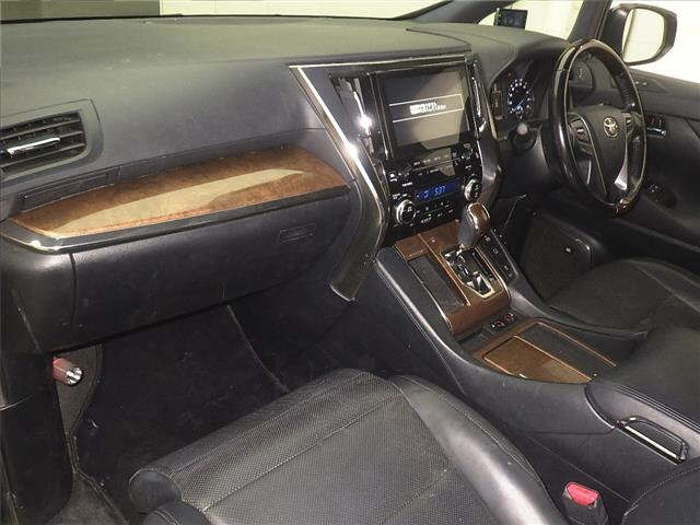 TOYOTA VELLFIRE 2016