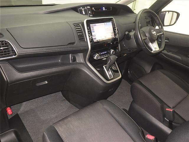 NISSAN SERENA 2017