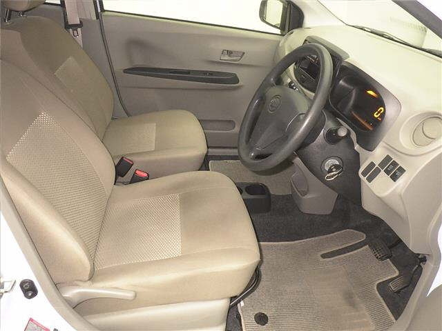 DAIHATSU MIRA E S 2012