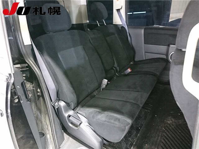 MITSUBISHI DELICA D5 2010